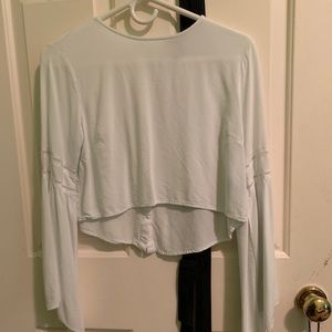 Long sleeve light crop top